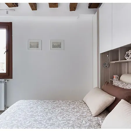 Biennale Family In Apartament
