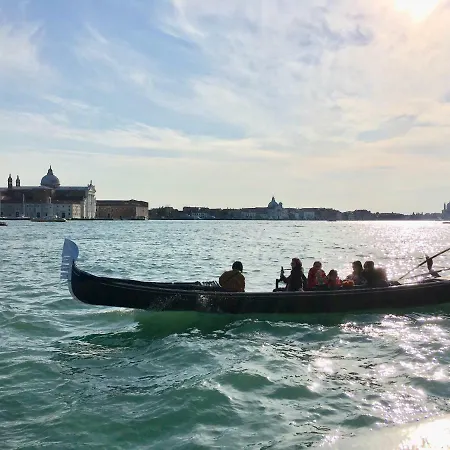 Biennale Family In