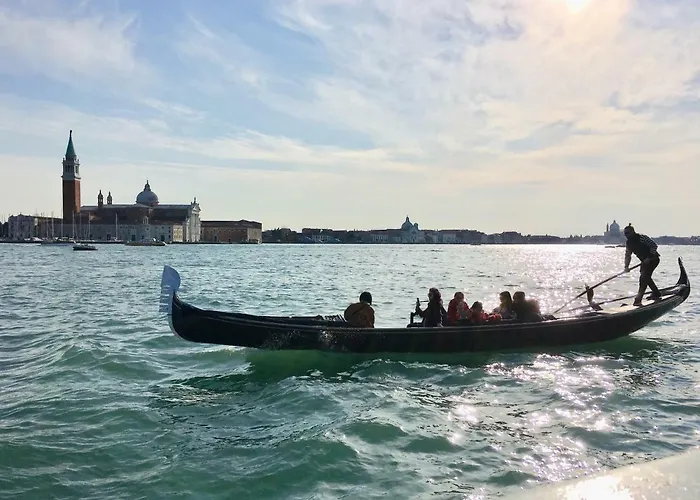 Biennale Family In